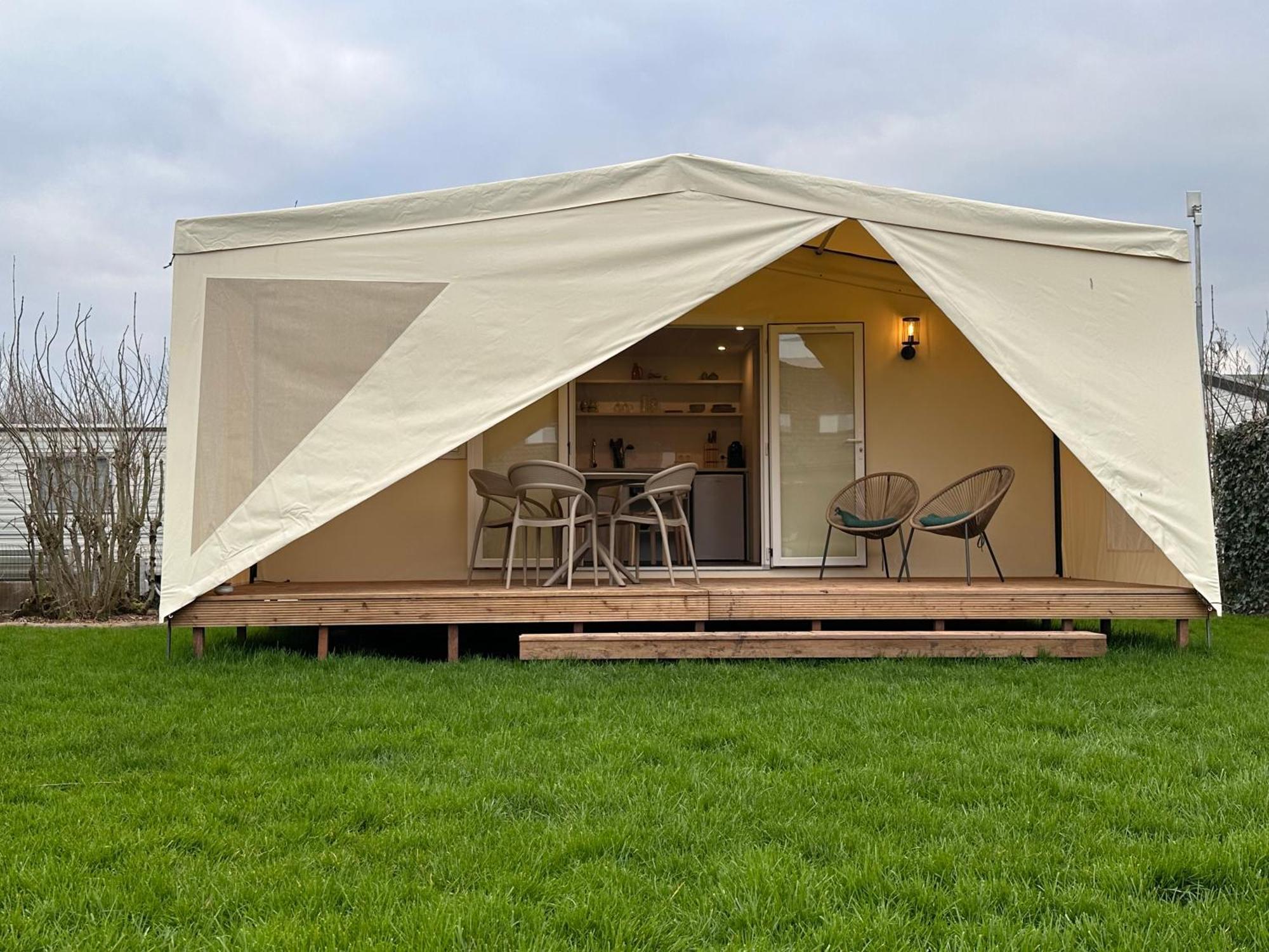Glamping De Hof Van Eeden Warmond Экстерьер фото