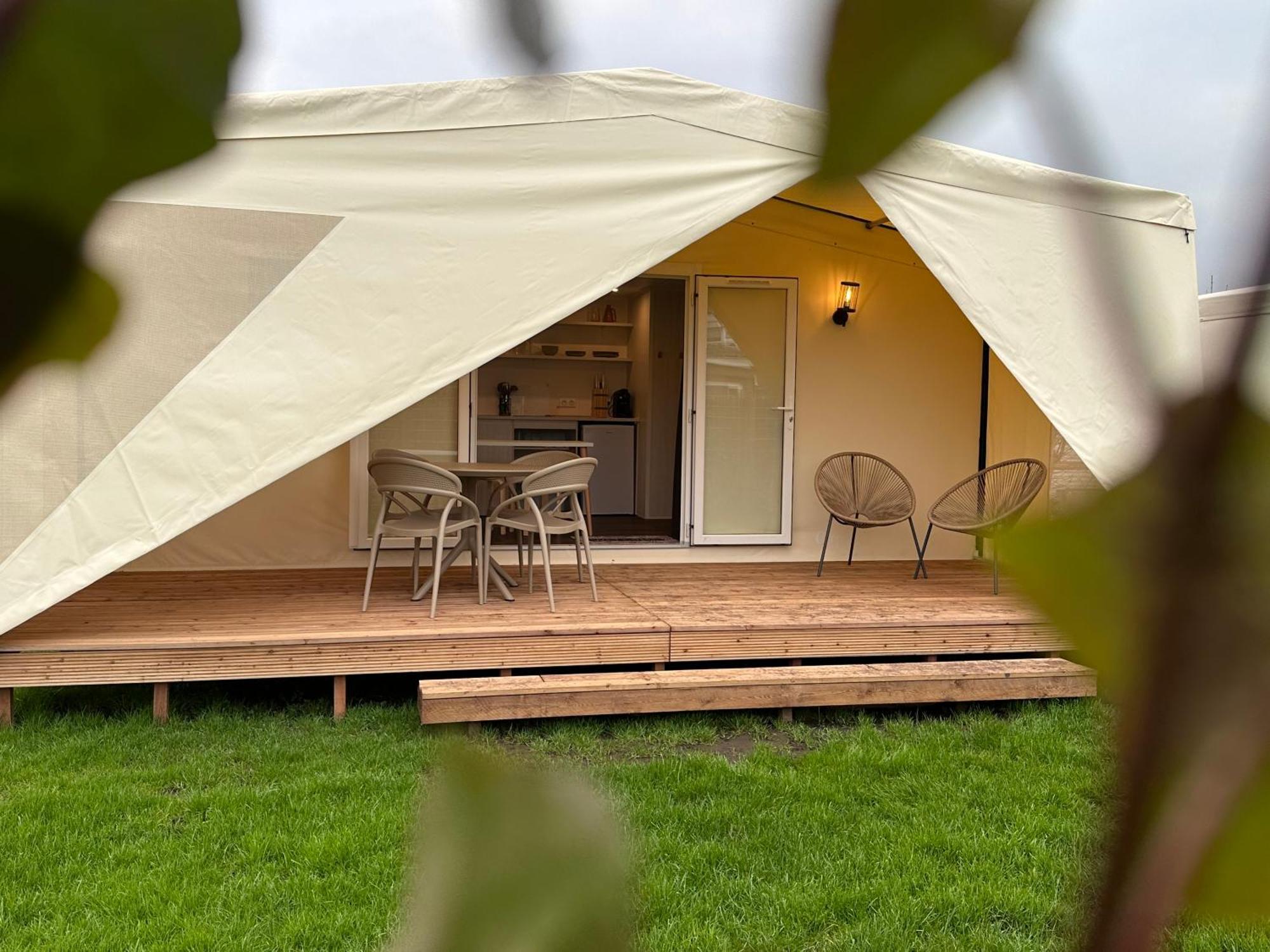 Glamping De Hof Van Eeden Warmond Экстерьер фото