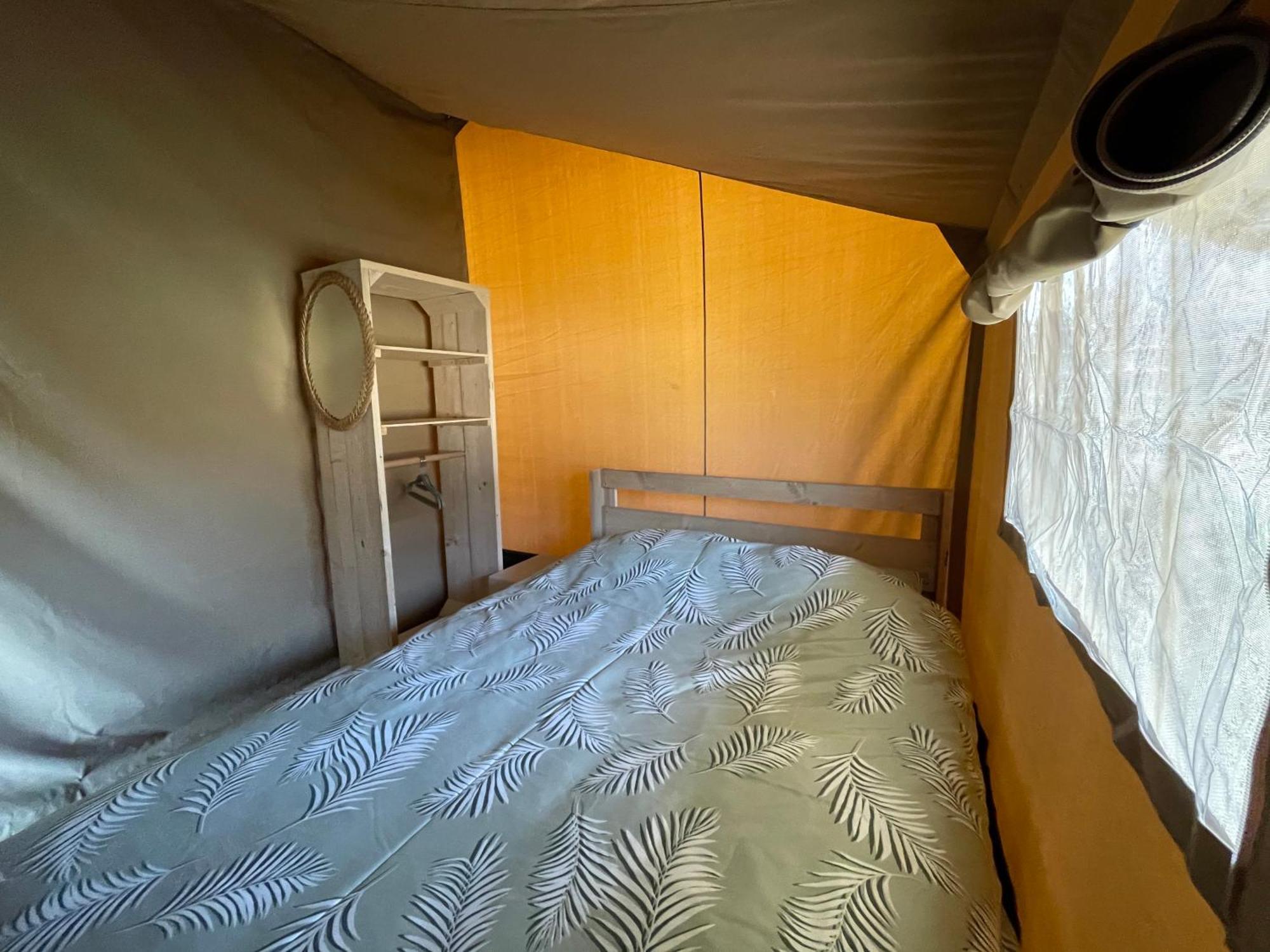 Glamping De Hof Van Eeden Warmond Экстерьер фото