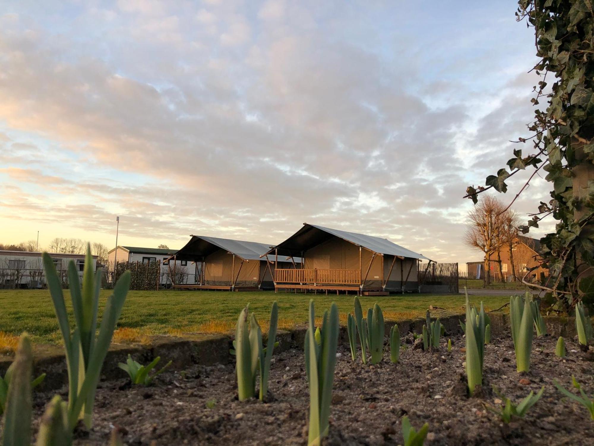 Glamping De Hof Van Eeden Warmond Экстерьер фото